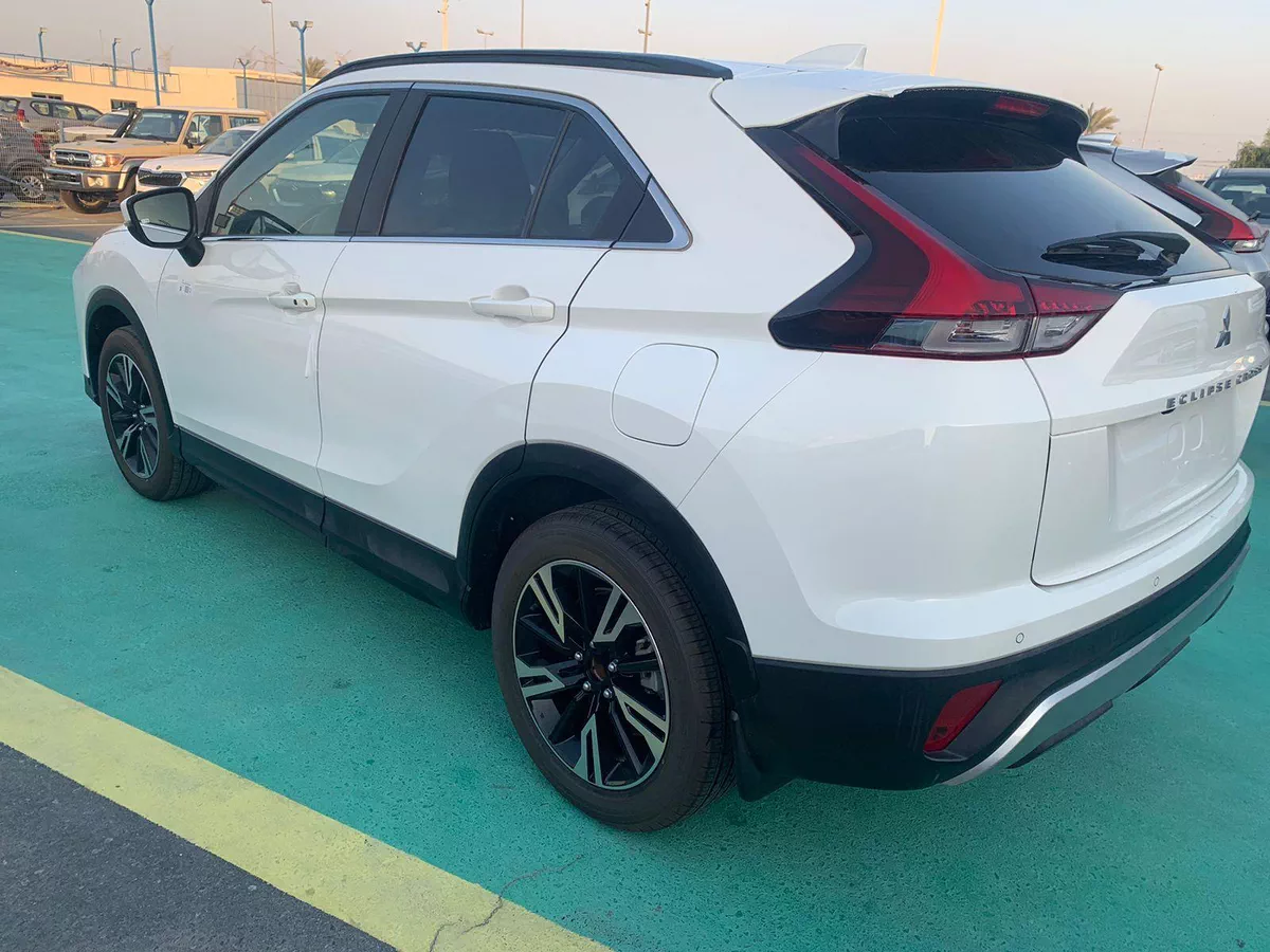 2026 Mitsubishi Eclipse Cross – White SUV with Black Interior-7-7