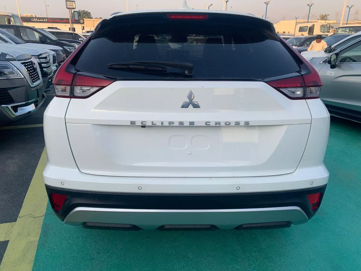 2026 Mitsubishi Eclipse Cross – White SUV with Black Interior-12-12