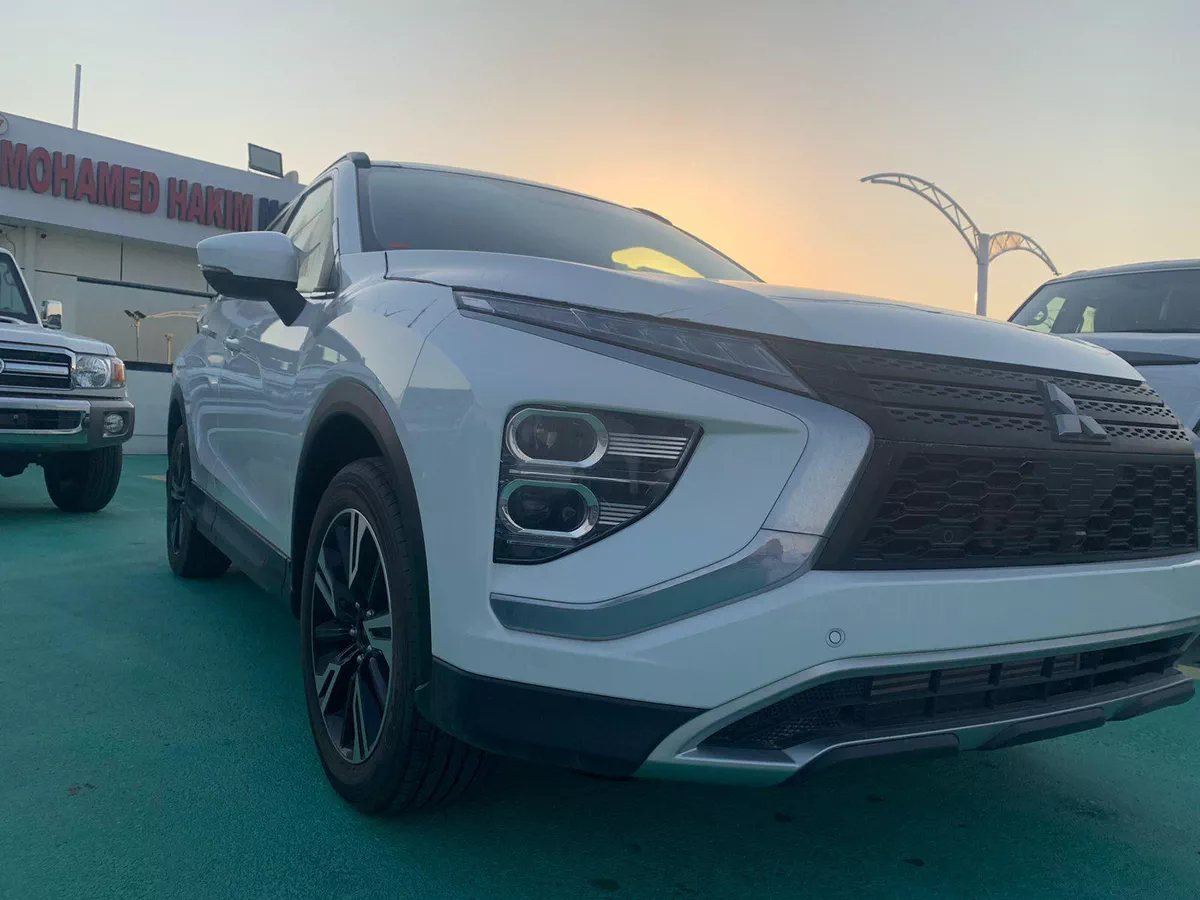 2026 Mitsubishi Eclipse Cross – White SUV with Black Interior-9-9