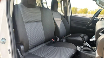 Toyota Hilux GL Toyota Hilux 2.7 petrol Manuel 2025 basic option four wheels-13