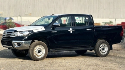 Toyota Hilux GL Toyota Hilux 2.7 petrol Manuel 2025 basic option four wheels-1