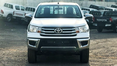 Toyota Hilux GL Toyota Hilux 2.7 petrol Manuel 2025 basic option four wheels-5
