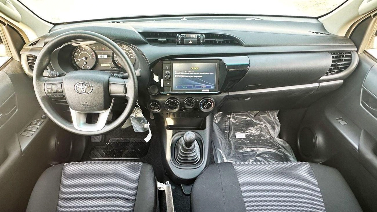 Toyota Hilux GL Toyota Hilux 2.7 petrol Manuel 2025 basic option four wheels-10-0