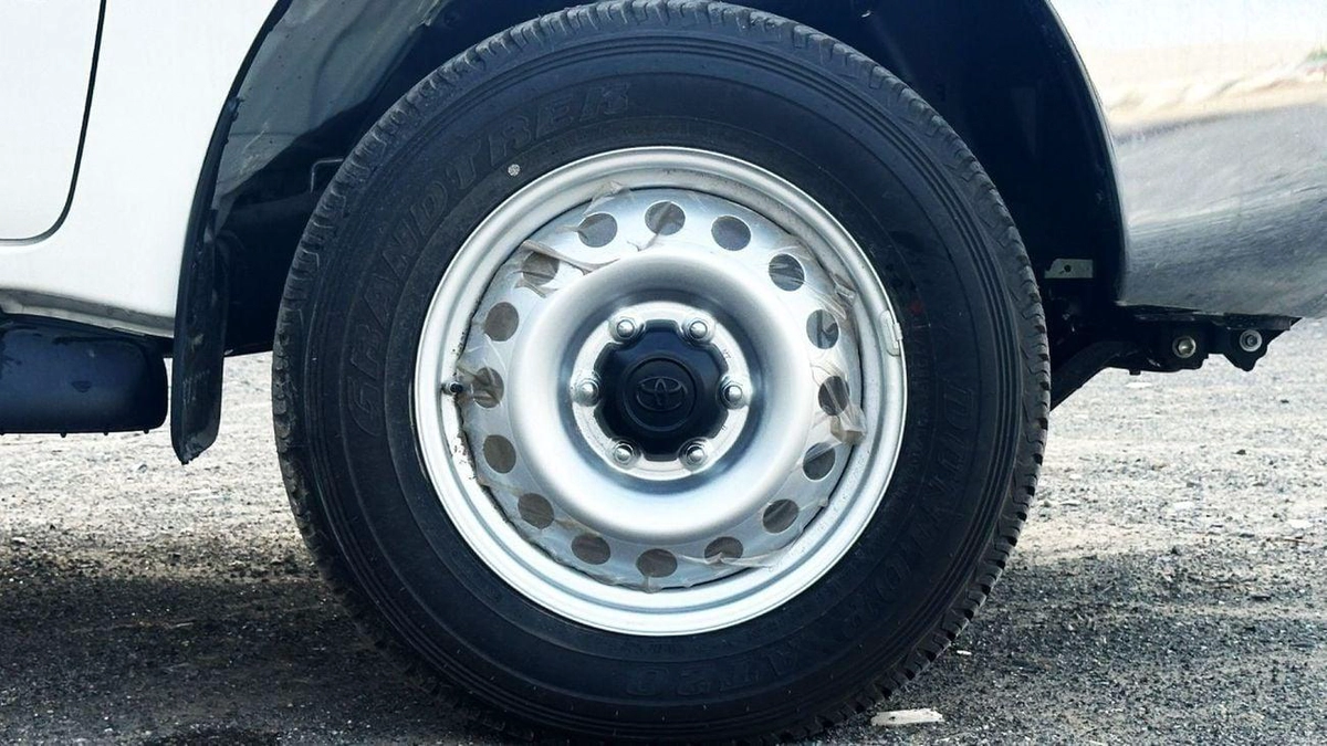 Toyota Hilux GL Toyota Hilux 2.7 petrol Manuel 2025 basic option four wheels-15-0