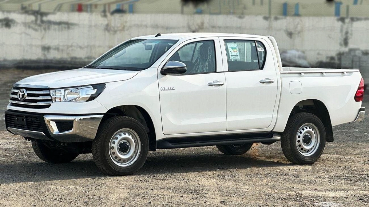 Toyota Hilux GL Toyota Hilux 2.7 petrol Manuel 2025 basic option four wheels