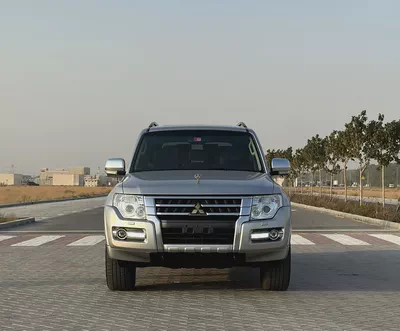Pajero 2019 3.8 GLS Top Line | GCC | Full Option | Excellent Condition-2