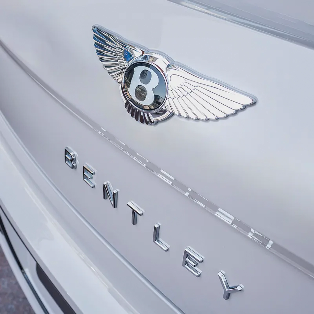 Bentley Flying Spur Hybrid 2023  DONE ONLY 600KM-4-4