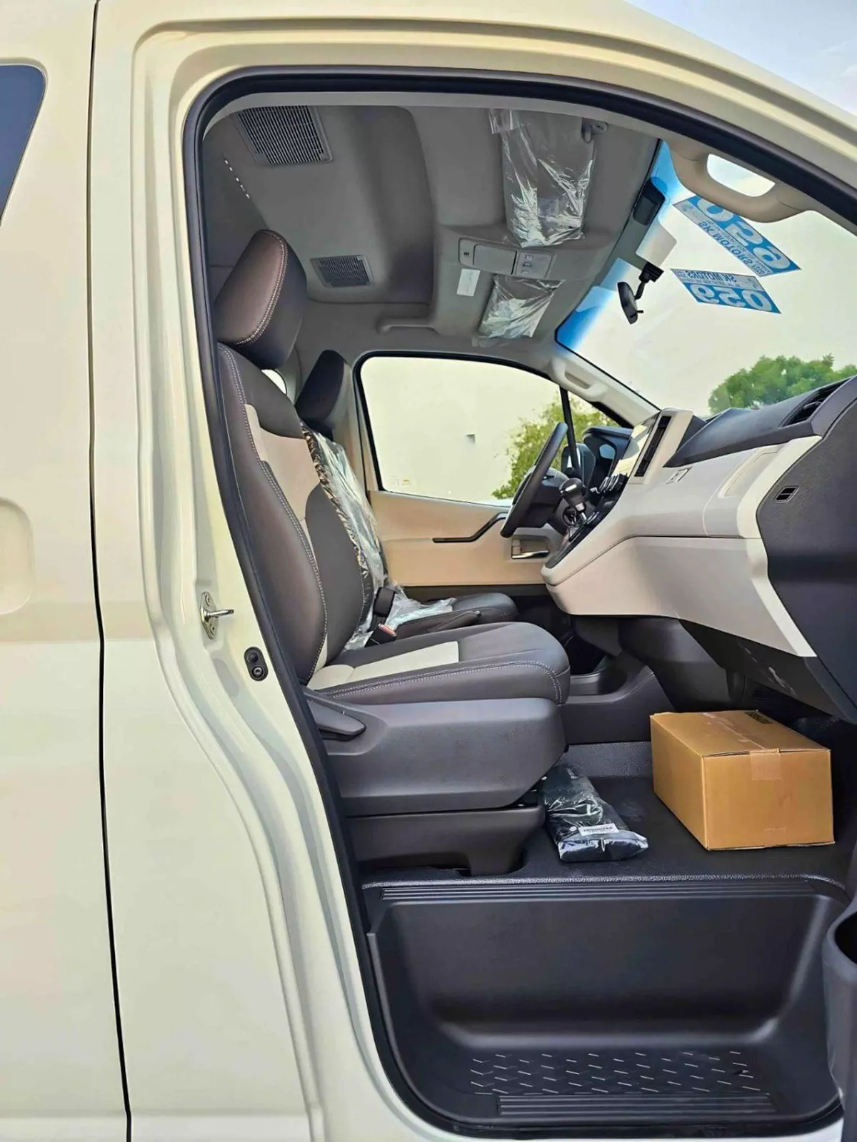 Toyota Hiace GL HIGHROOF GL | 3.5L V6 PETROL A/T | HIGH OPTION 13 SEATER (CODE # HHGL35MP)-8-0