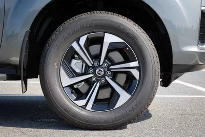 Nissan X Terra PLATINUM Nissan  X-Terra Platinum PTR AT -MY2023- Grey-10