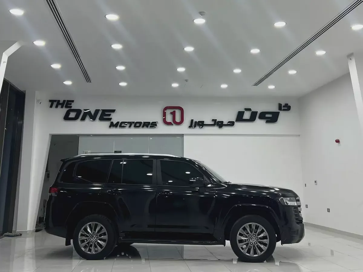 Toyota Land Cruiser GXR 2024 | GCC Specs | Brand New Condition-3-3