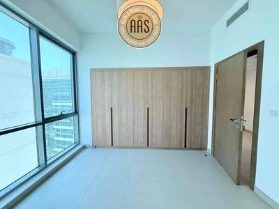 HUGE 3BHK+STORAGE | GYM & POOL | FREE PARKING-9
