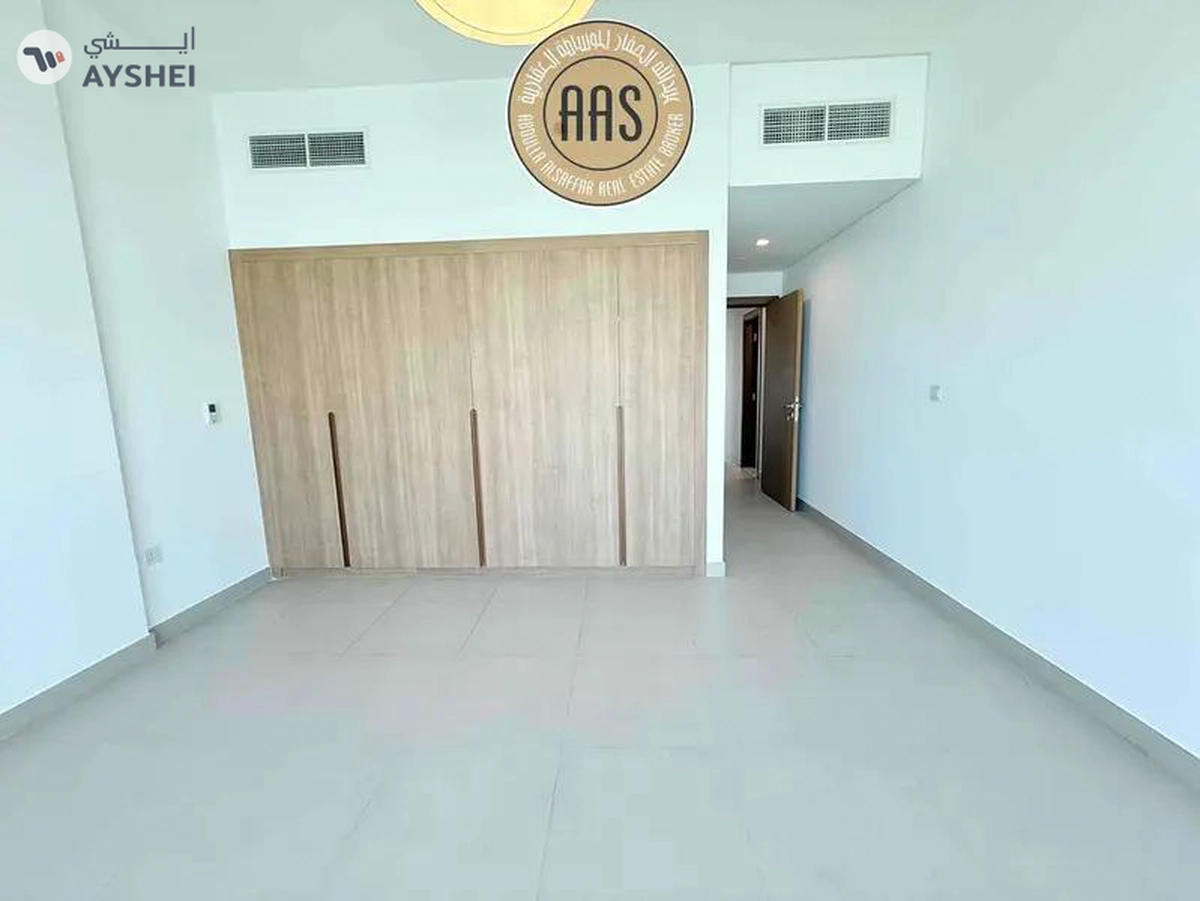 HUGE 3BHK+STORAGE | GYM & POOL | FREE PARKING-12-12