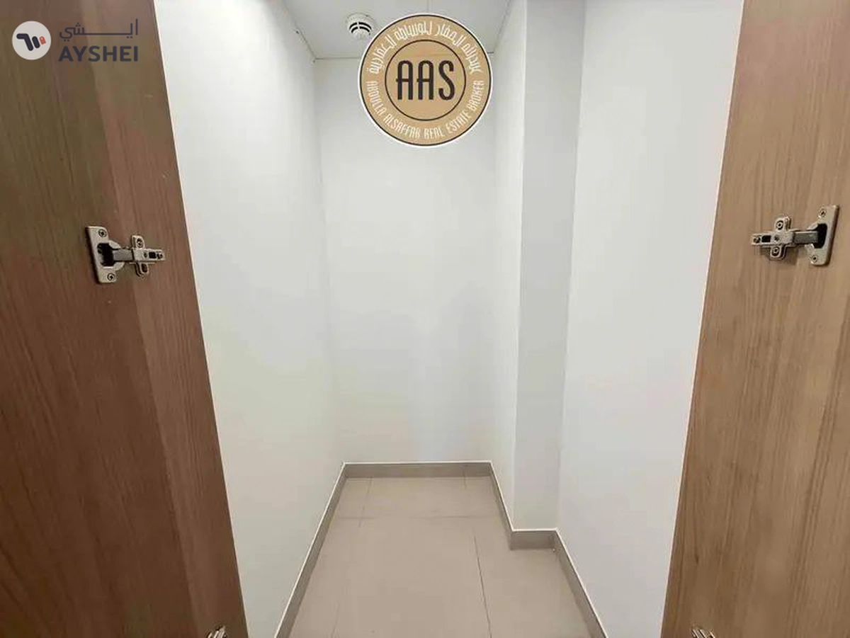 HUGE 3BHK+STORAGE | GYM & POOL | FREE PARKING-3-3