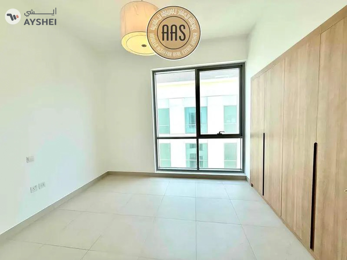 HUGE 3BHK+STORAGE | GYM & POOL | FREE PARKING-8-8