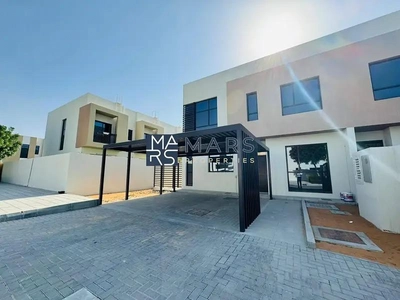 Luxury| Spacious| 4 Bedroom Townhouse| With Maid Room| Best Price| End Unit-0