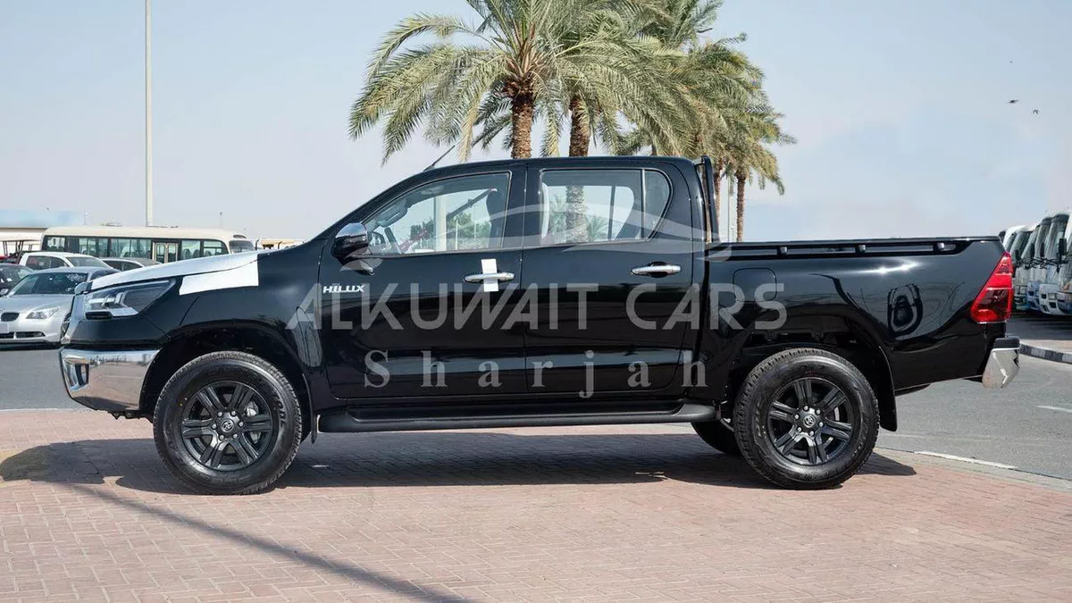 Toyota Hilux SGLX TOYOTA HILUX DC 2.7P MT 4X4 P.WINDOW MY2023 – BLACK-3-0