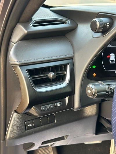 Lexus UX250h Premium F- Sport  Hybrid-15