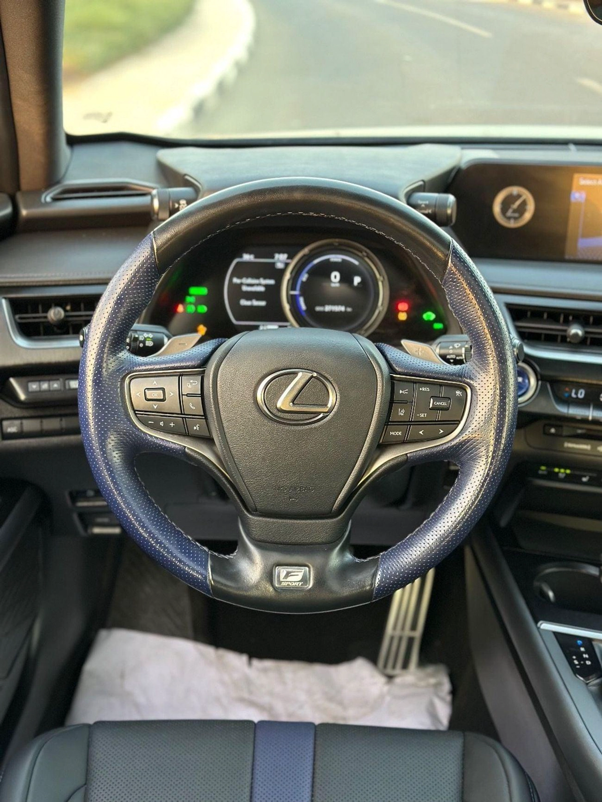 Lexus UX250h Premium F- Sport  Hybrid-7-7