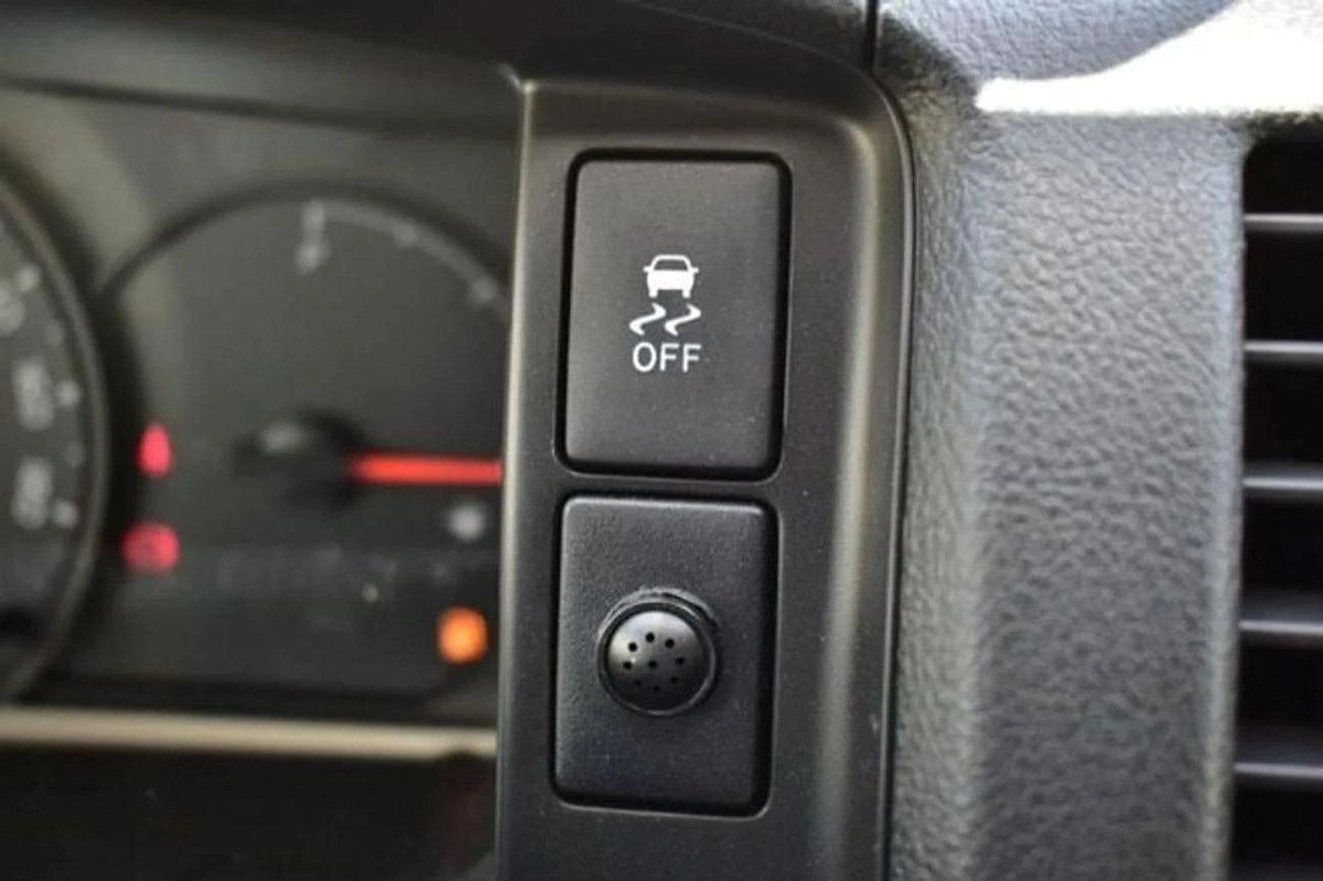 Toyota Hiace cargo MT petrol brand new 2025-9-9