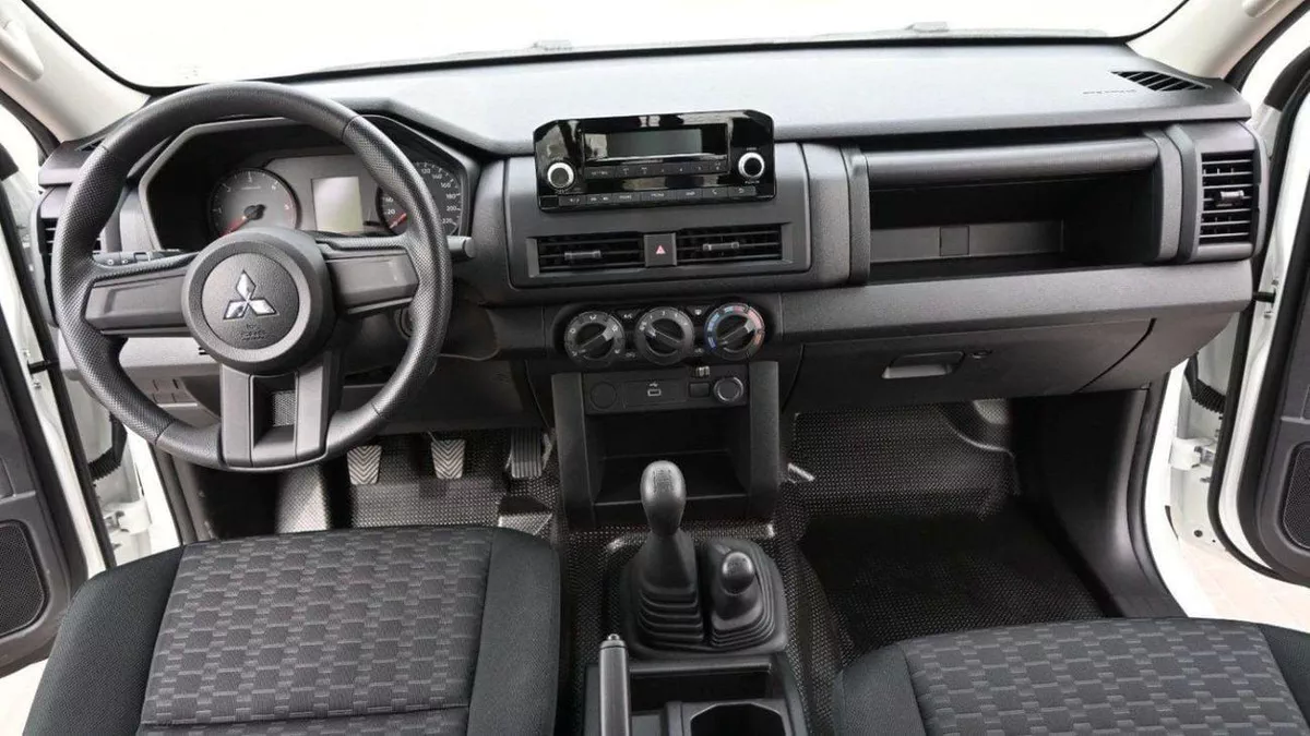 Mitsubishi L200 GL Mitsubishi L200 2.4L Diesel Manual model 2025-5-0