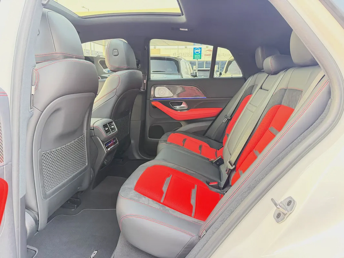 مرسيدس GLE 53 4matic coupe ابيض / احمر 2022 (خليجي)-7-7