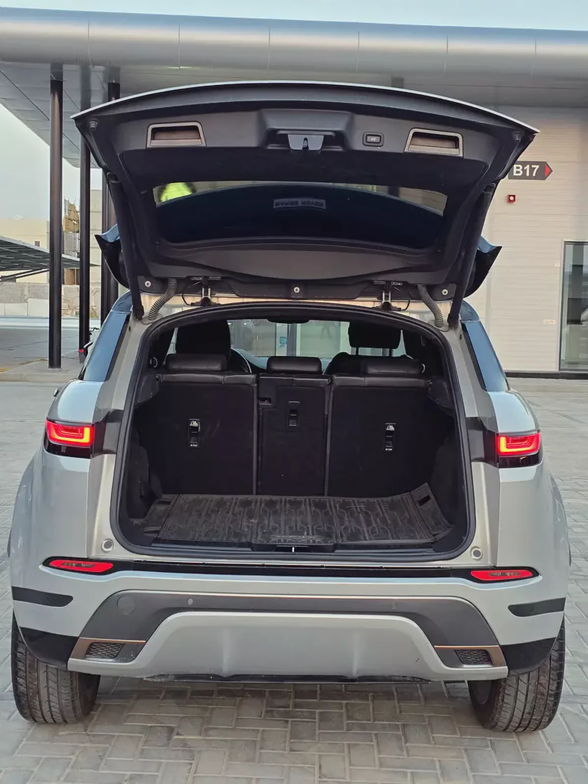Land Rover Range Rover Evoque P250SE 2020 - American Specs-8-8