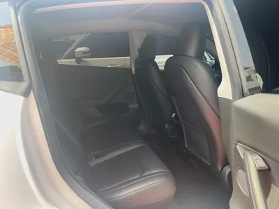 Tesla Model Y Long Range 2023 GCC Specs - Pristine Condition-9