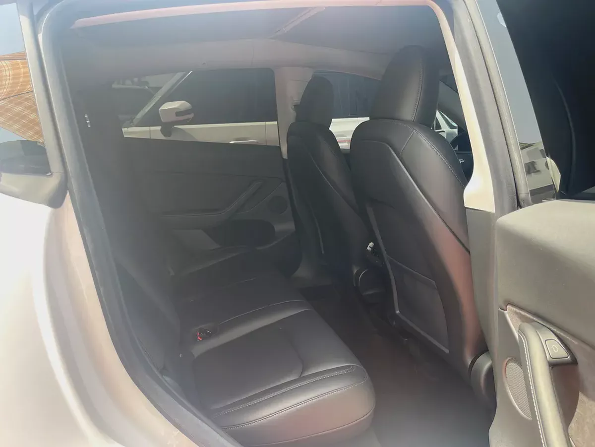Tesla Model Y Long Range 2023 GCC Specs - Pristine Condition-9-9