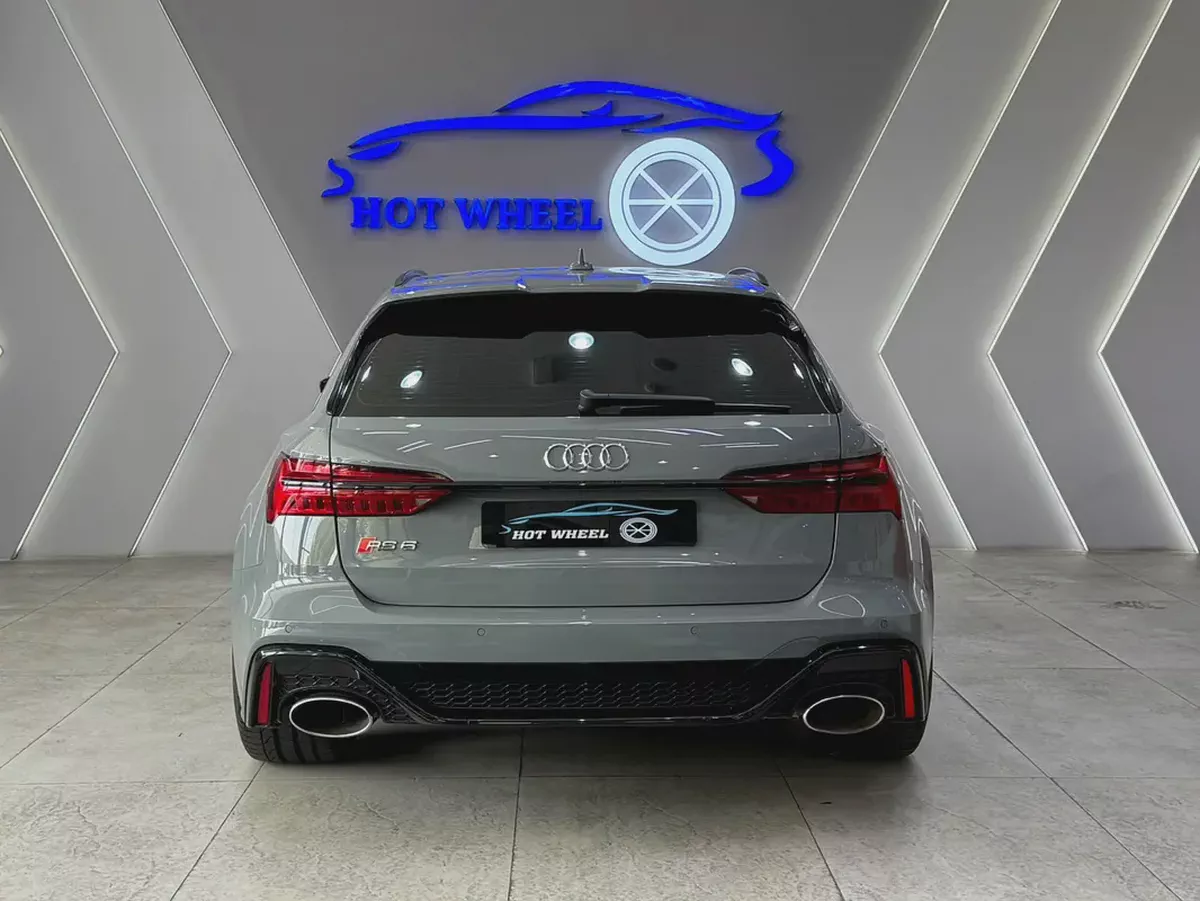 2025 - Audi RS6 - V8 No accident Very Good Condition for 377,000.00 AED-3-3
