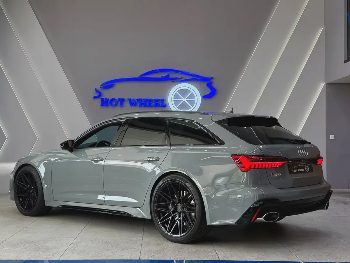 2025 - Audi RS6 - V8 No accident Very Good Condition for 377,000.00 AED-4-4