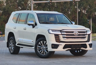 Toyota Land Cruiser GXR V6 2015 - GCC Specs - Reliable and Ready for Adventure-1
