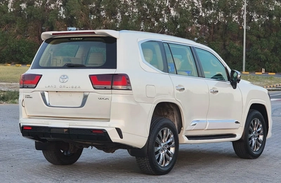 Toyota Land Cruiser GXR V6 2015 - GCC Specs - Reliable and Ready for Adventure-7