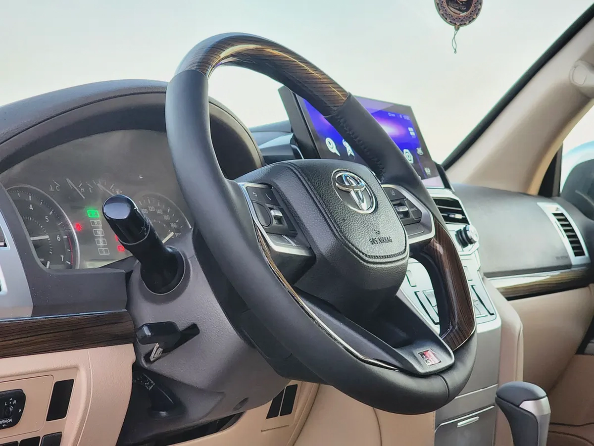 Toyota Land Cruiser GXR V6 2015 - GCC Specs - Reliable and Ready for Adventure-12-12