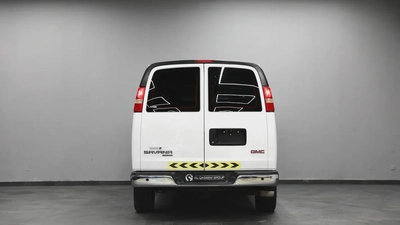 GMC Savana-2