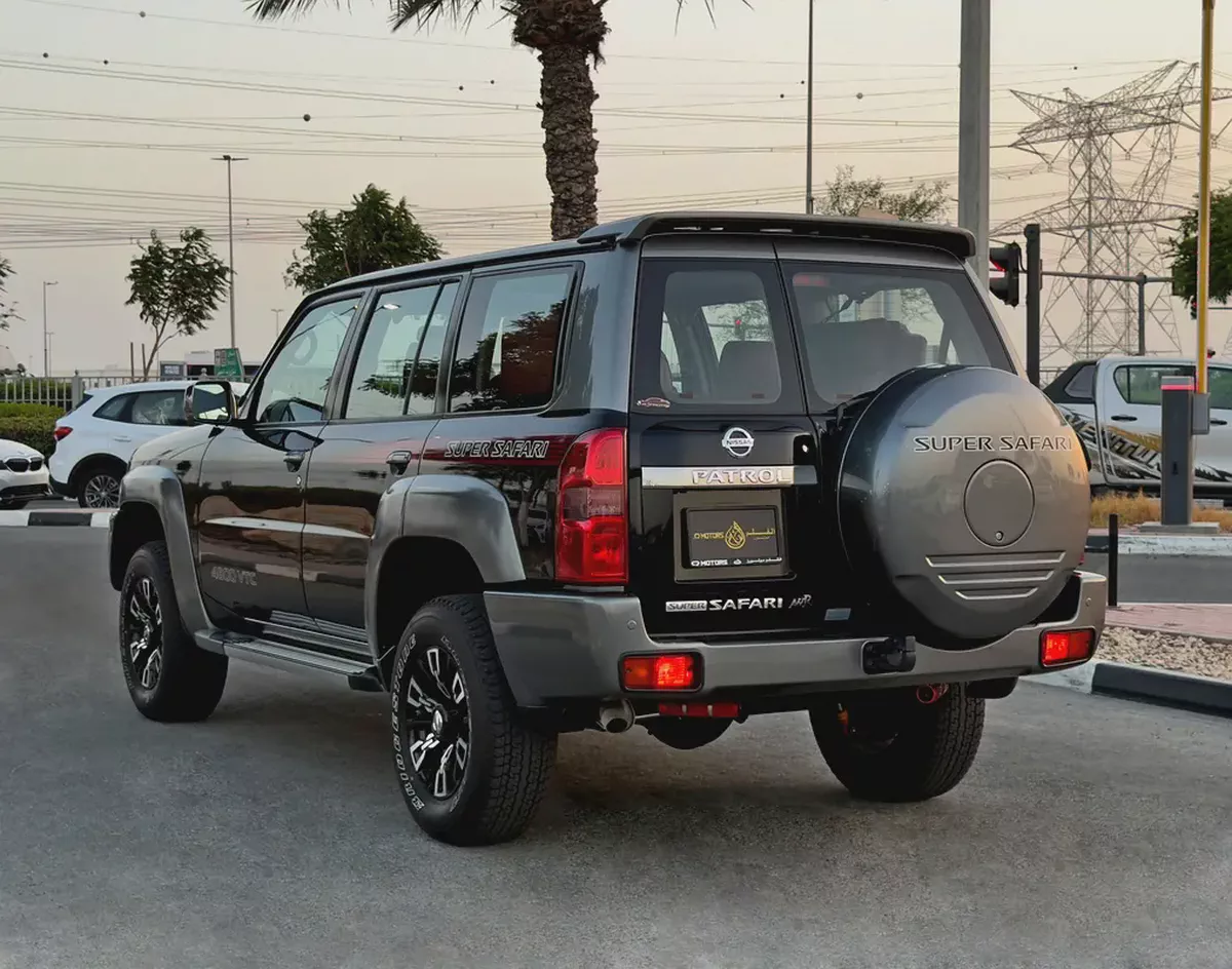 2023 Nissan Patrol Super Safari, GCC Specifications-4-4