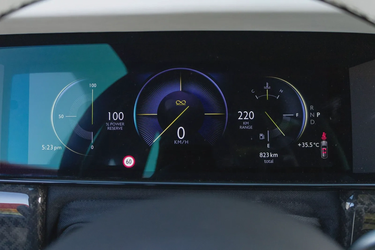 Rolls-Royce Cullinan Black Badge 2026-7-7
