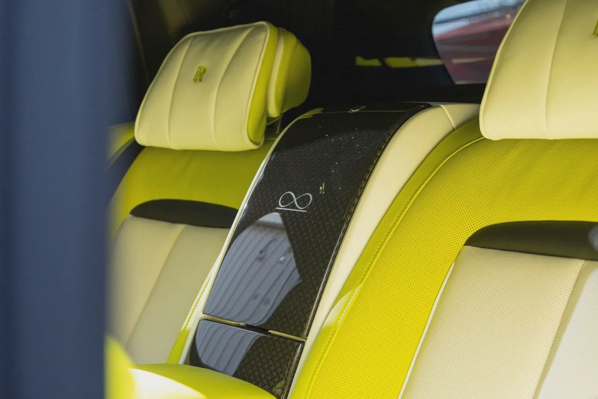 Rolls-Royce Cullinan Black Badge 2026-15-15