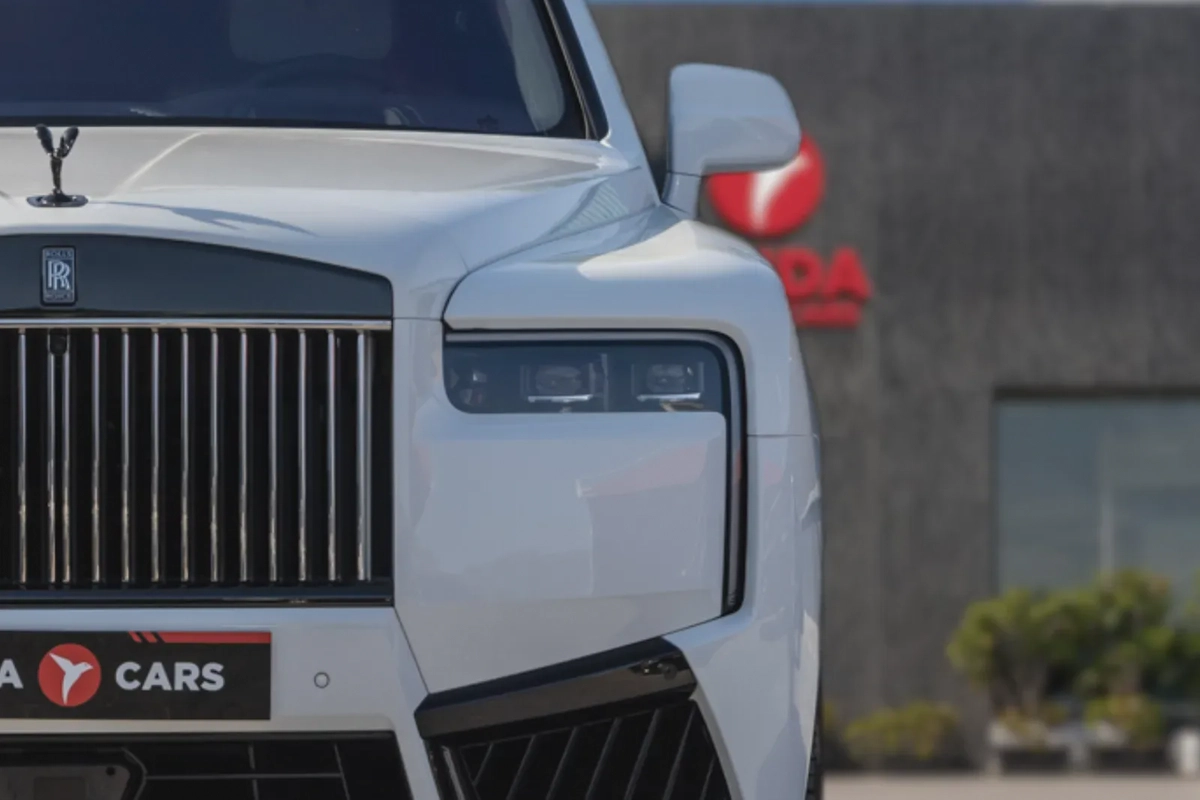 Rolls-Royce Cullinan Black Badge 2026-12-12