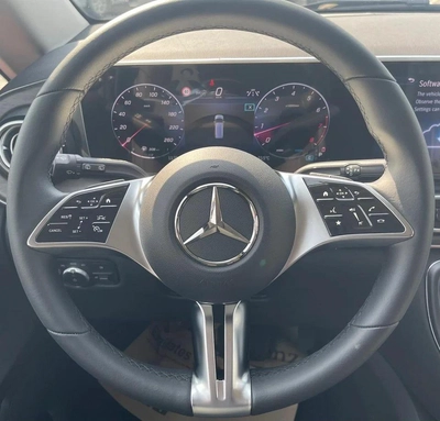 Mercedes Benz V300 Avantgarde Under Agency Warranty 2026 GCC - AED 319,000-16