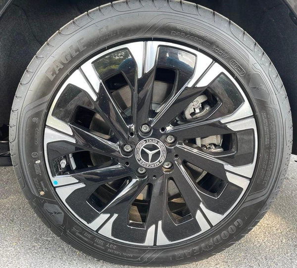 Mercedes Benz V300 Avantgarde Under Agency Warranty 2026 GCC - AED 319,000