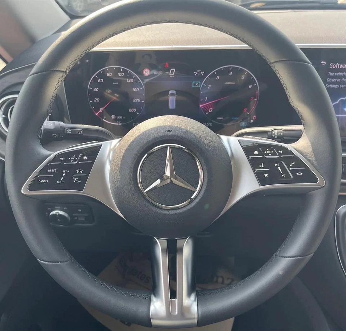 Mercedes Benz V300 Avantgarde Under Agency Warranty 2026 GCC - AED 319,000-16-16