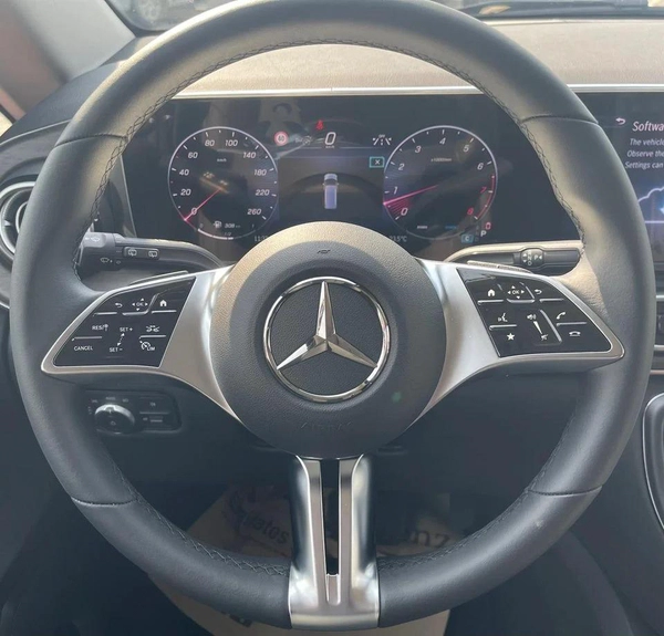 Mercedes Benz V300 Avantgarde Under Agency Warranty 2026 GCC - AED 319,000