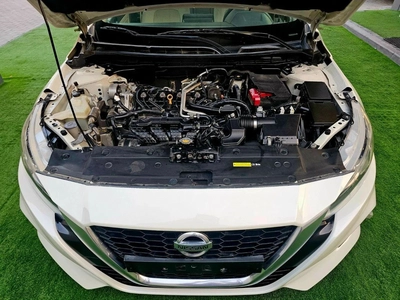 Nissan Altima S GCC/ 2.5L V4/ LOW MILEAGE/ IMMACULATE CONDITION-9