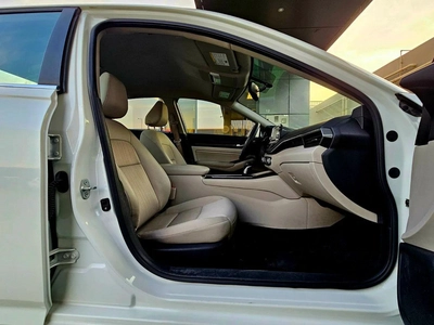 Nissan Altima S GCC/ 2.5L V4/ LOW MILEAGE/ IMMACULATE CONDITION-1