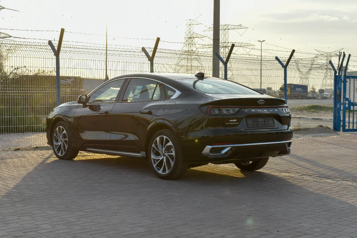 New 2024 Ford Taurus – Black Editoin-4-4