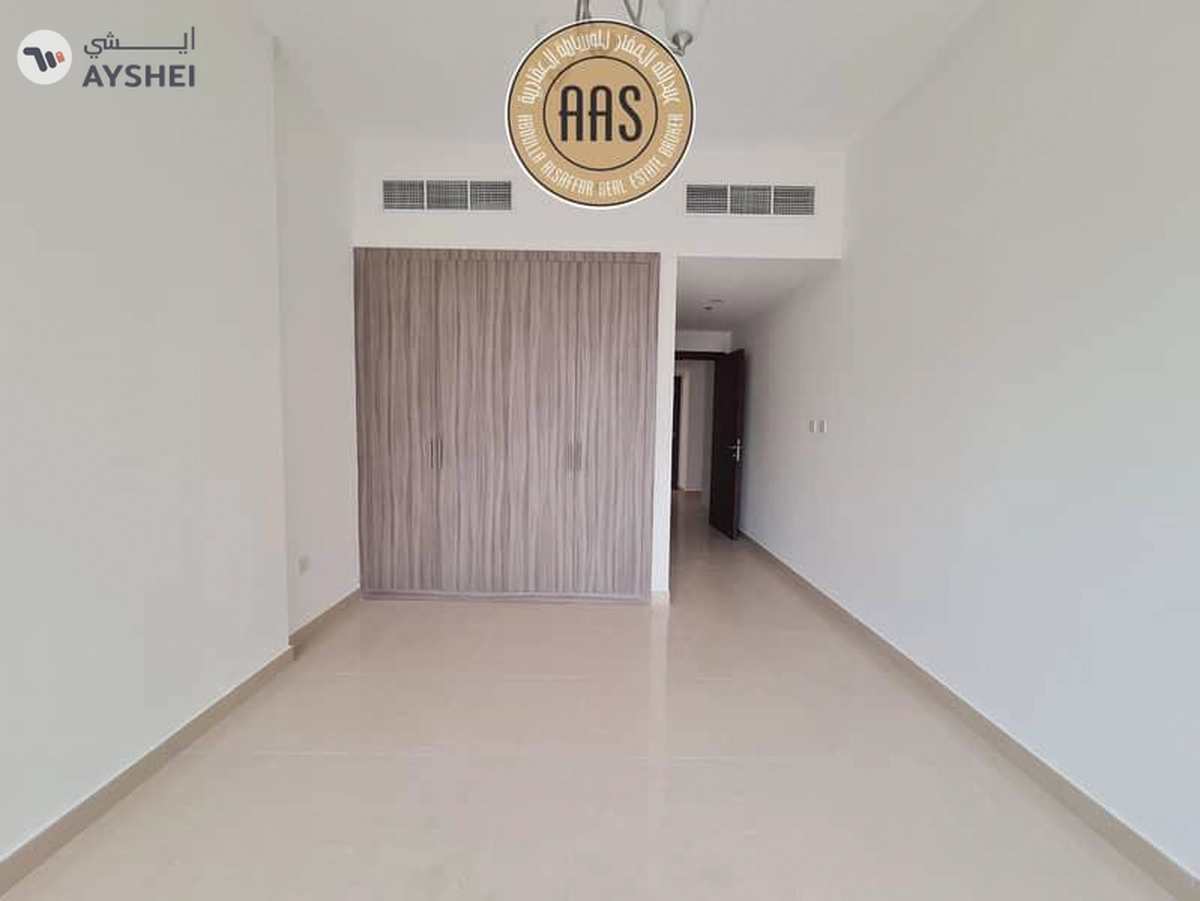 Like A Brand New Building 2Bhk 70k With Full Family Building-8-8