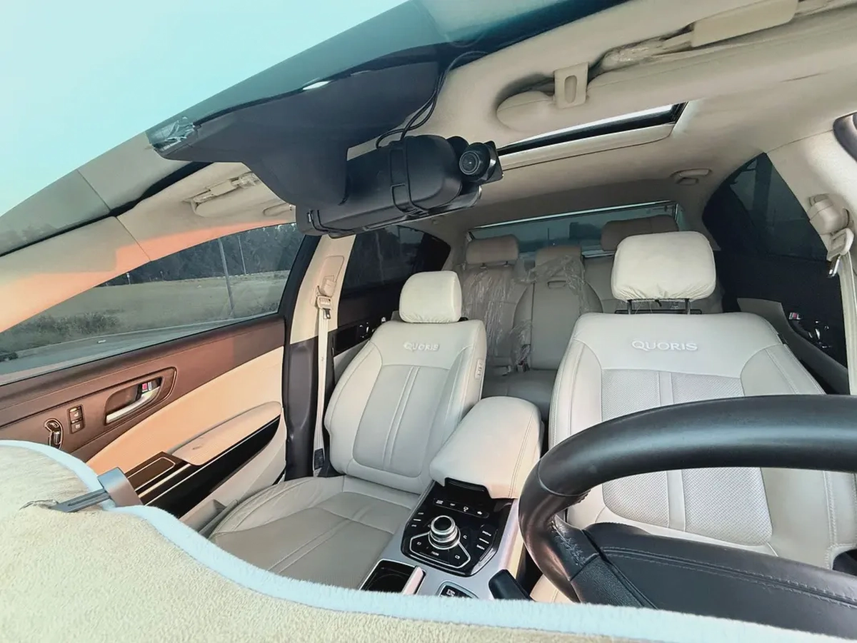 Kia Quoris 2014 TOP - GCC Specs - Luxury V6