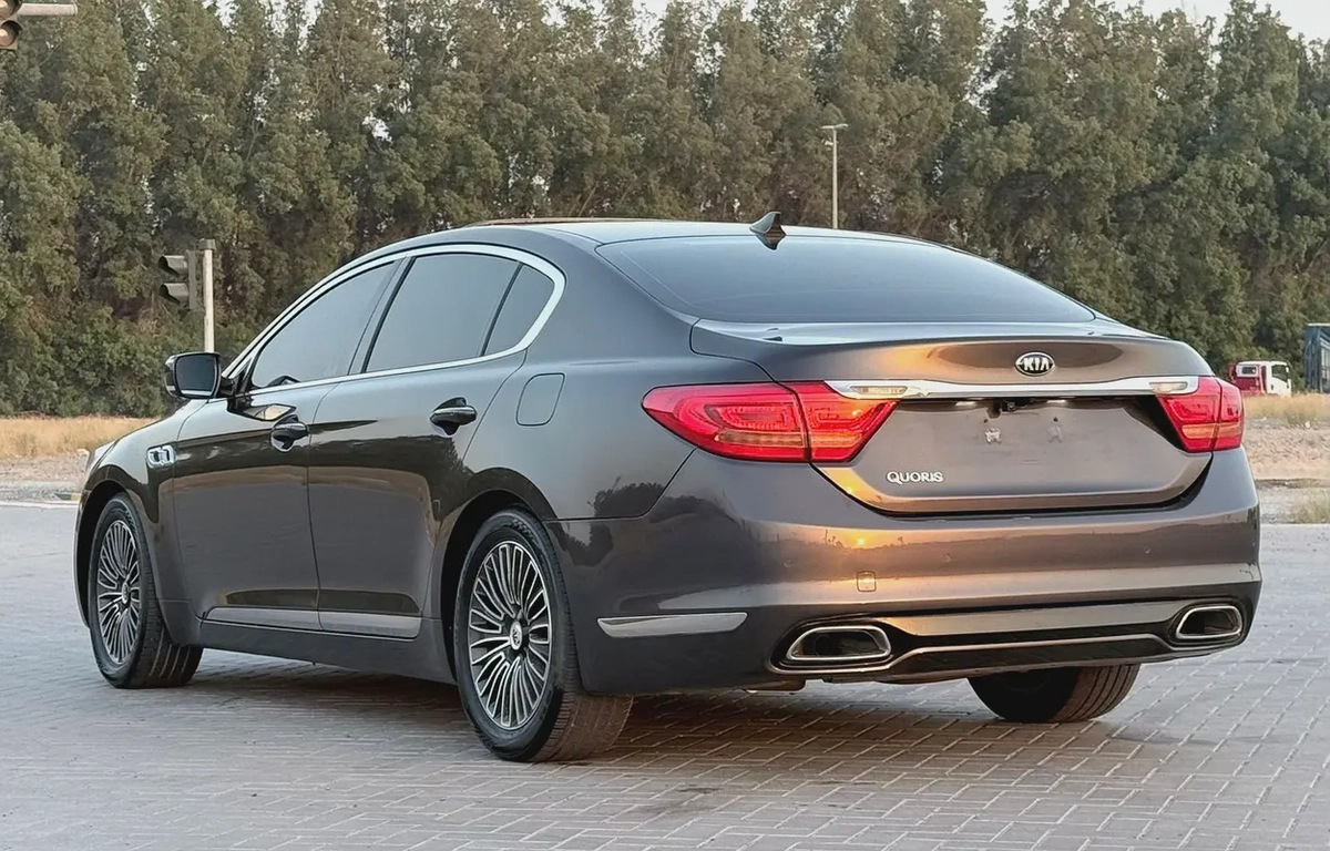 Kia Quoris 2014 TOP - GCC Specs - Luxury V6
