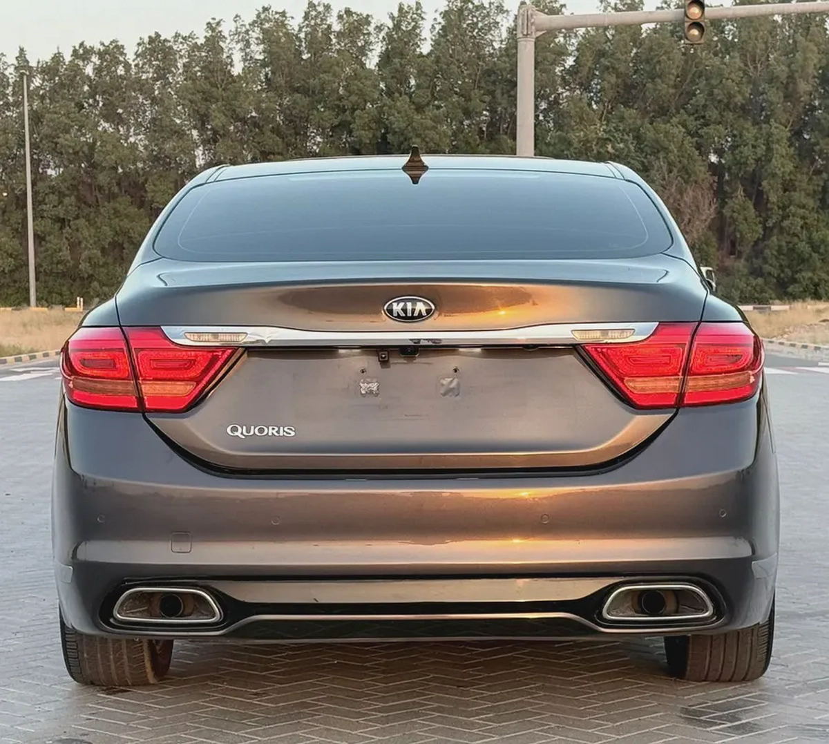 Kia Quoris 2014 TOP - GCC Specs - Luxury V6