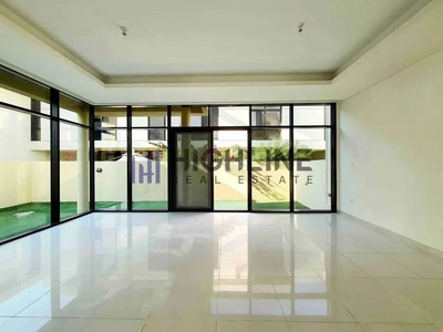 Modern 3 Bedroom Villa in Damac Hills-3